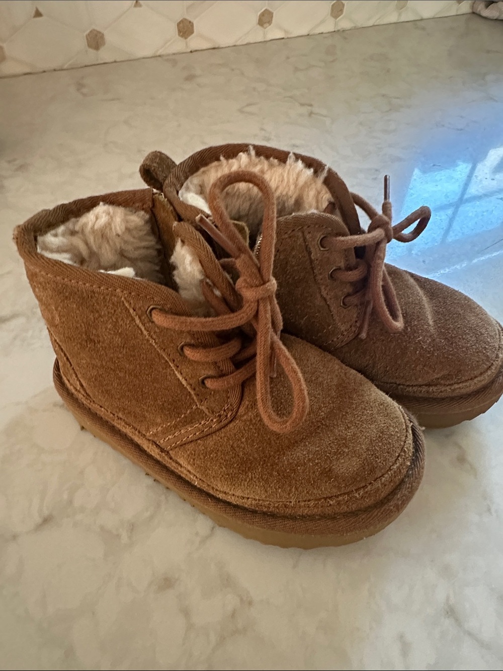 Kids Cozy Lace-Up Winter Boots in Brown